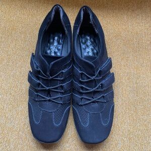 Walking Cradles Audio Women’s Black Nubuck Leather Sporty Comfort Shoes